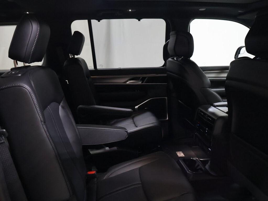 new 2025 Jeep Wagoneer car, priced at $76,013