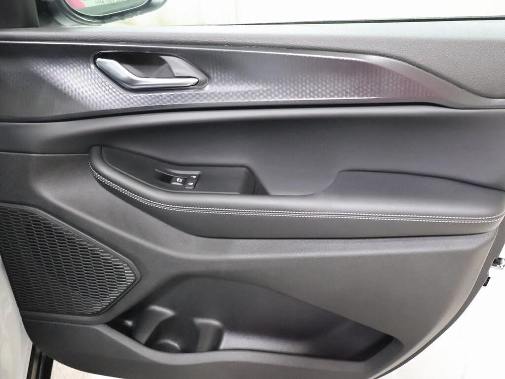 new 2025 Jeep Grand Cherokee L car, priced at $40,029