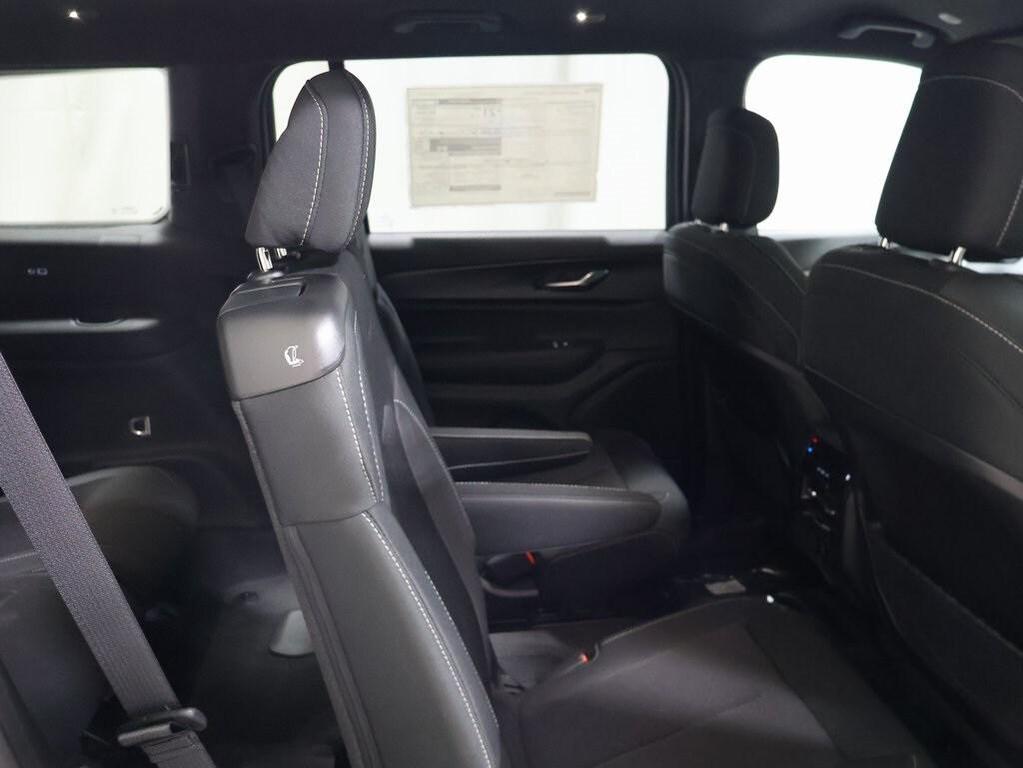 new 2025 Jeep Grand Cherokee L car, priced at $40,029