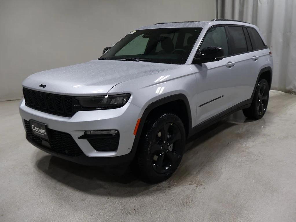 new 2025 Jeep Grand Cherokee car, priced at $50,439