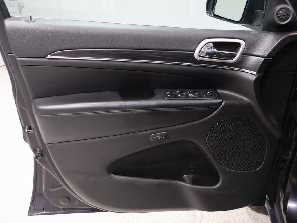 used 2020 Jeep Grand Cherokee car, priced at $14,000