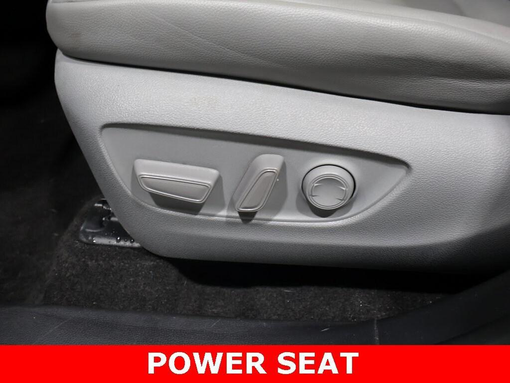 used 2023 Toyota Highlander car, priced at $39,500