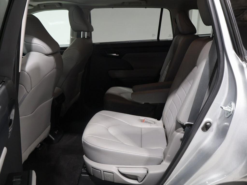 used 2023 Toyota Highlander car, priced at $39,500