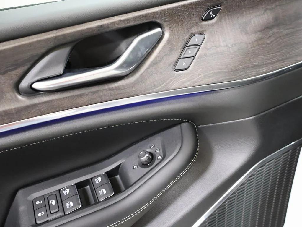 new 2025 Jeep Grand Cherokee L car, priced at $62,270