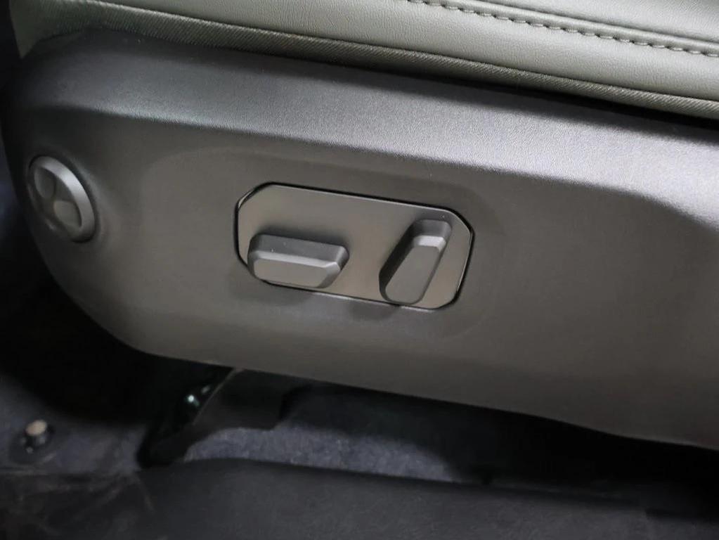 new 2025 Jeep Gladiator car, priced at $53,663