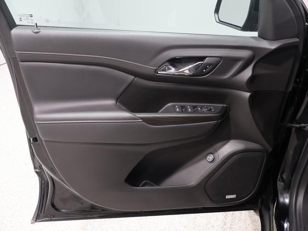 used 2023 GMC Acadia car, priced at $26,111