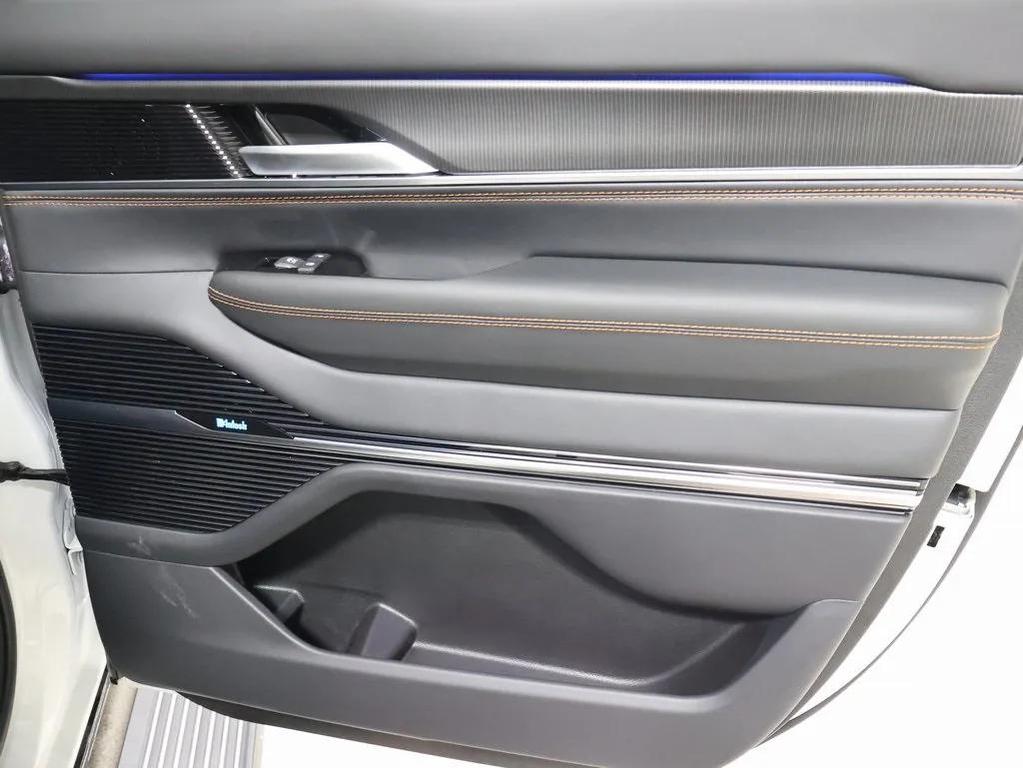 new 2025 Jeep Grand Wagoneer L car, priced at $105,552