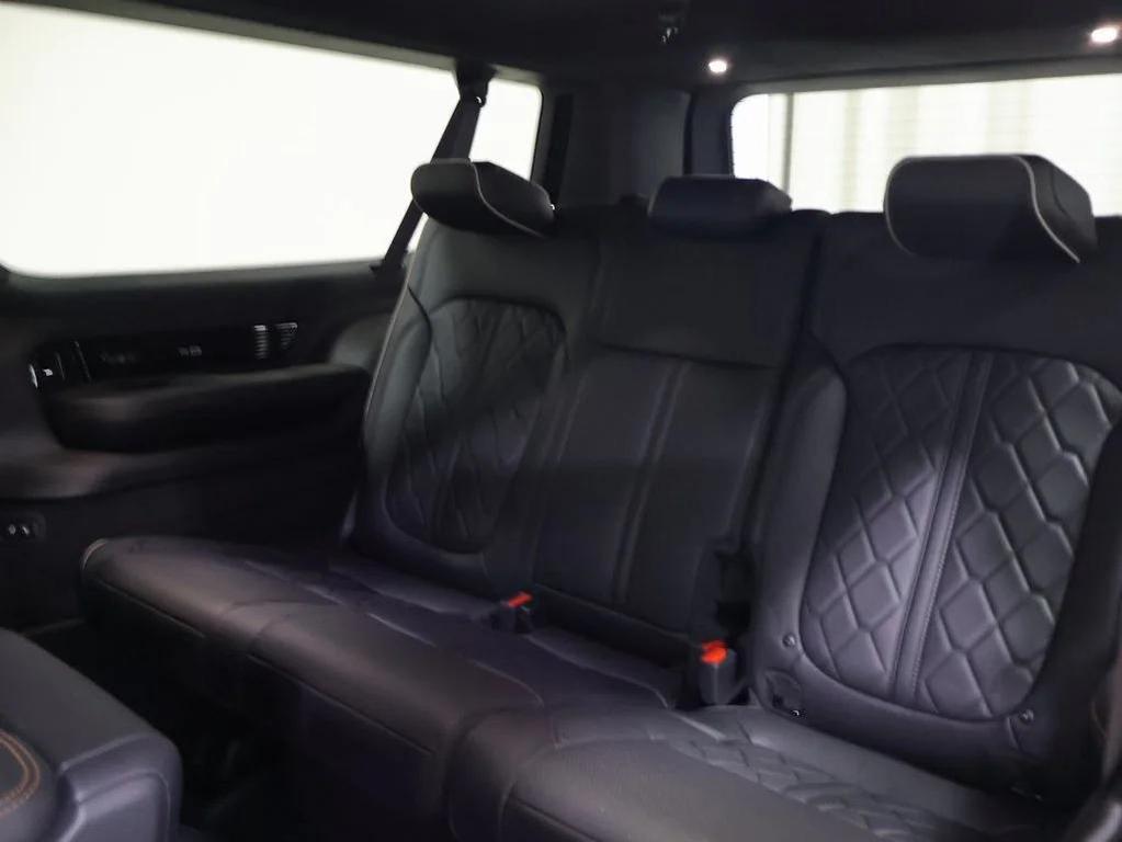 new 2025 Jeep Grand Wagoneer L car, priced at $105,552