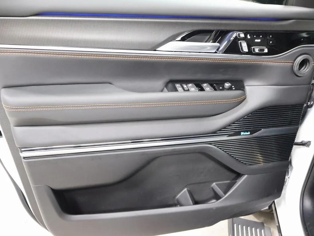 new 2025 Jeep Grand Wagoneer L car, priced at $105,552