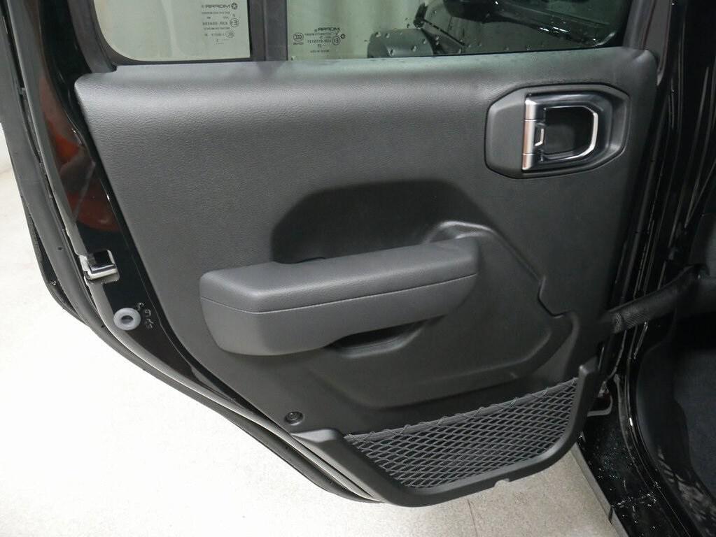 new 2025 Jeep Wrangler car, priced at $45,924