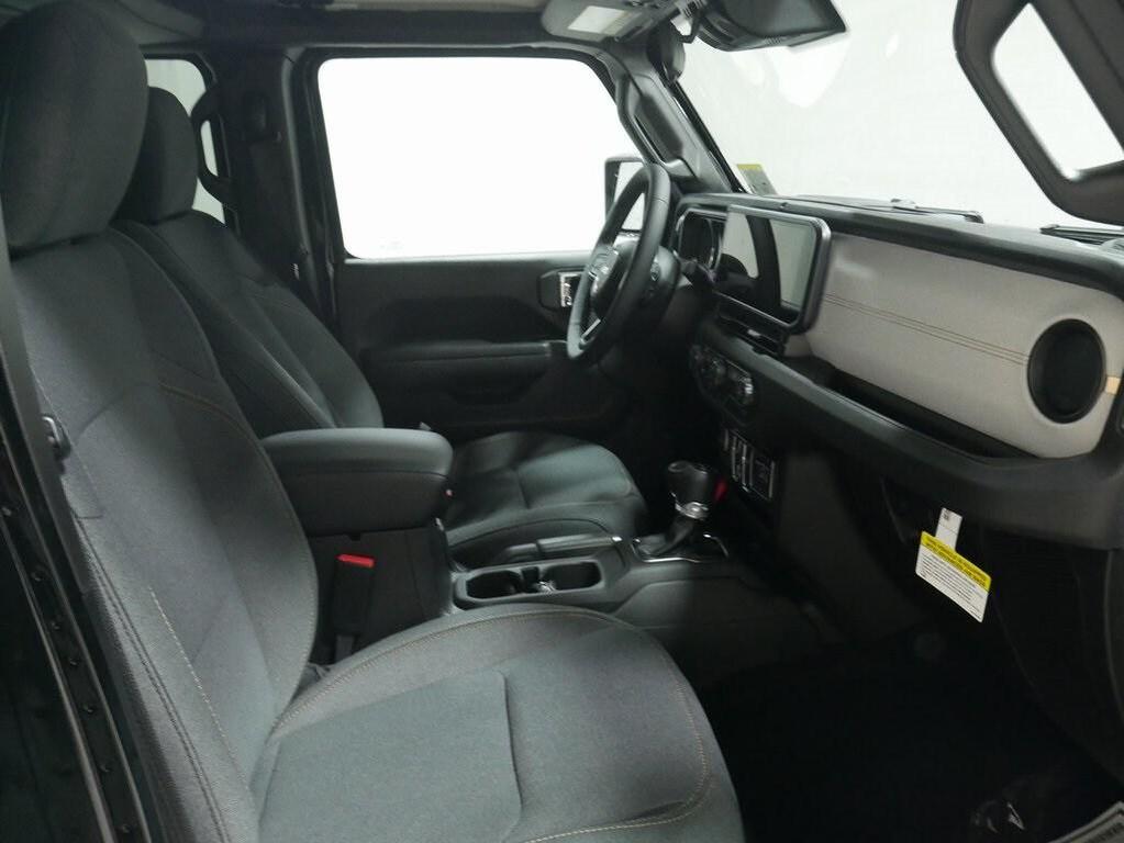 new 2025 Jeep Wrangler car, priced at $45,924