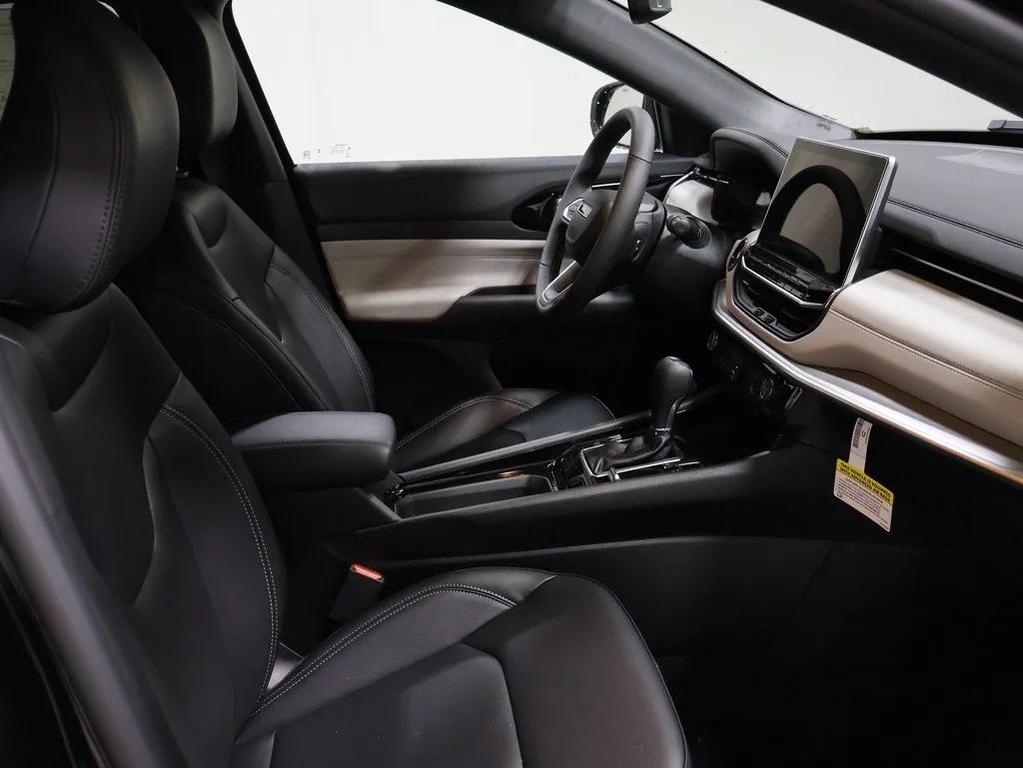 new 2025 Jeep Compass car, priced at $32,883
