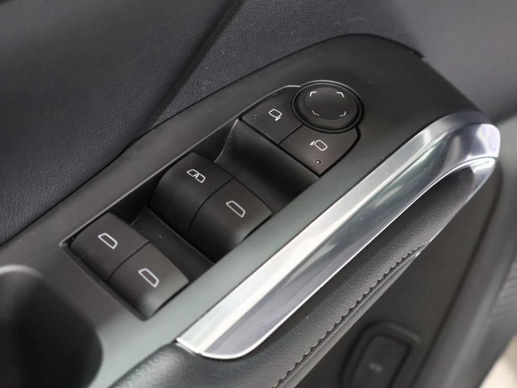 used 2024 Chevrolet Traverse car, priced at $35,500