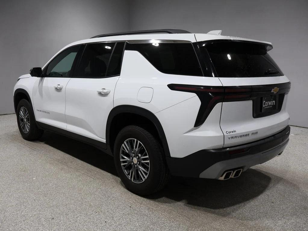 used 2024 Chevrolet Traverse car, priced at $35,500