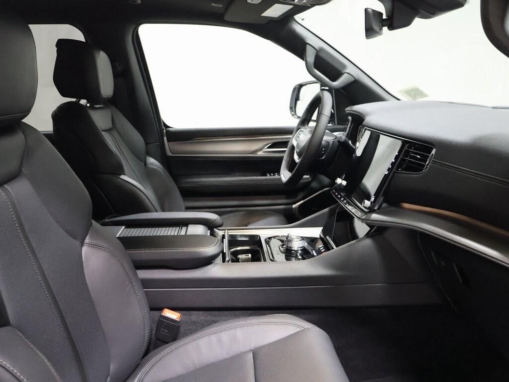new 2025 Jeep Wagoneer car, priced at $76,013