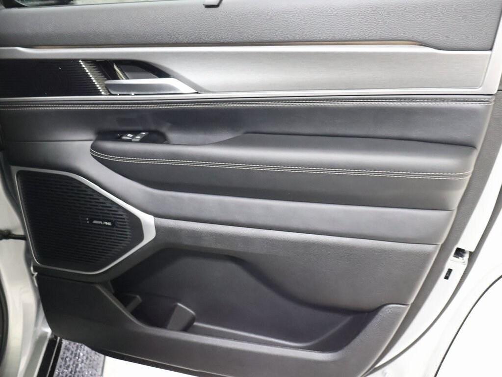 new 2025 Jeep Wagoneer car, priced at $76,013