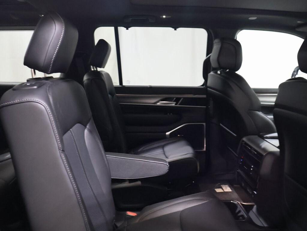 new 2025 Jeep Wagoneer car, priced at $76,013