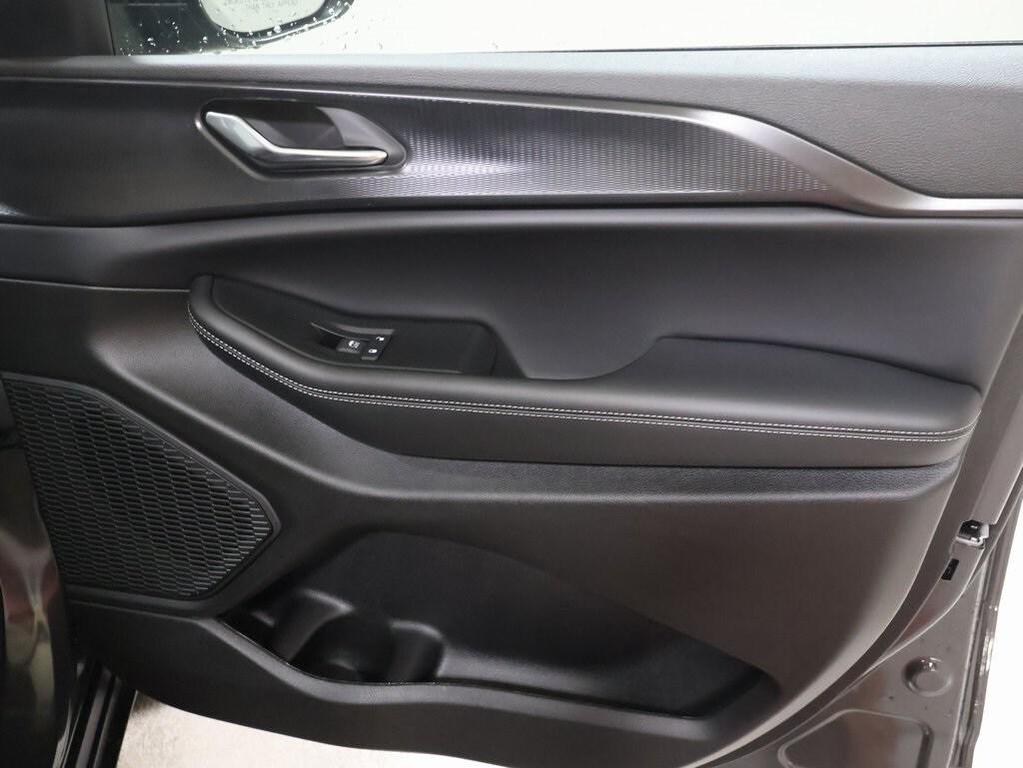 new 2025 Jeep Grand Cherokee car, priced at $39,920