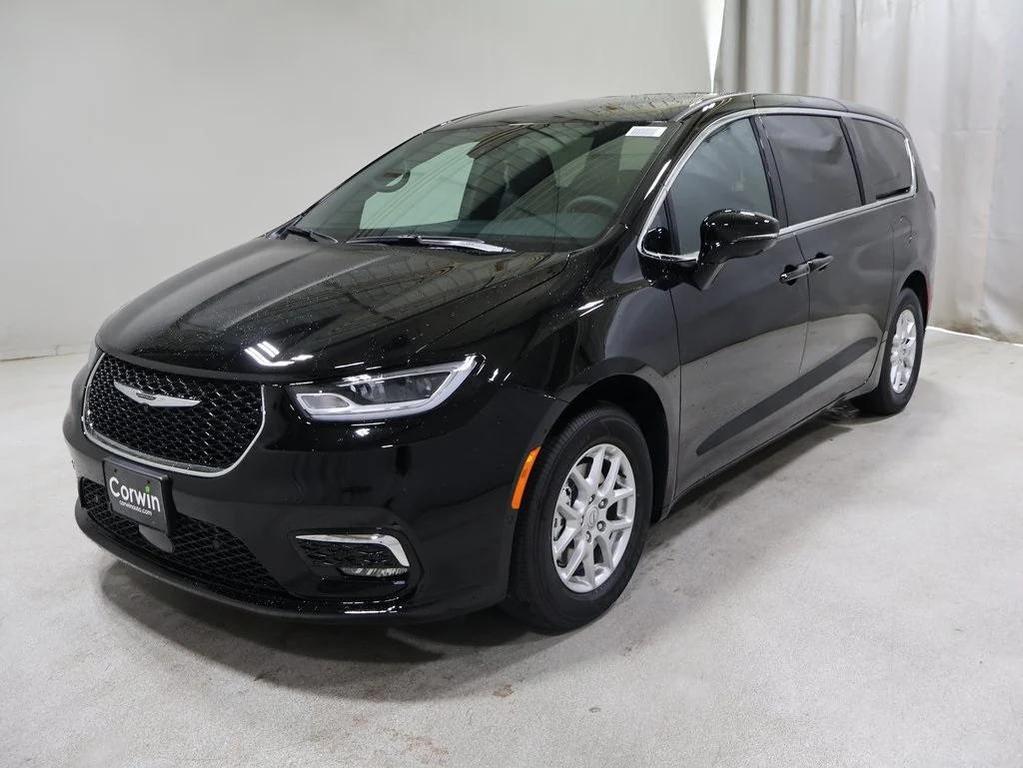 new 2026 Chrysler Pacifica car, priced at $43,479