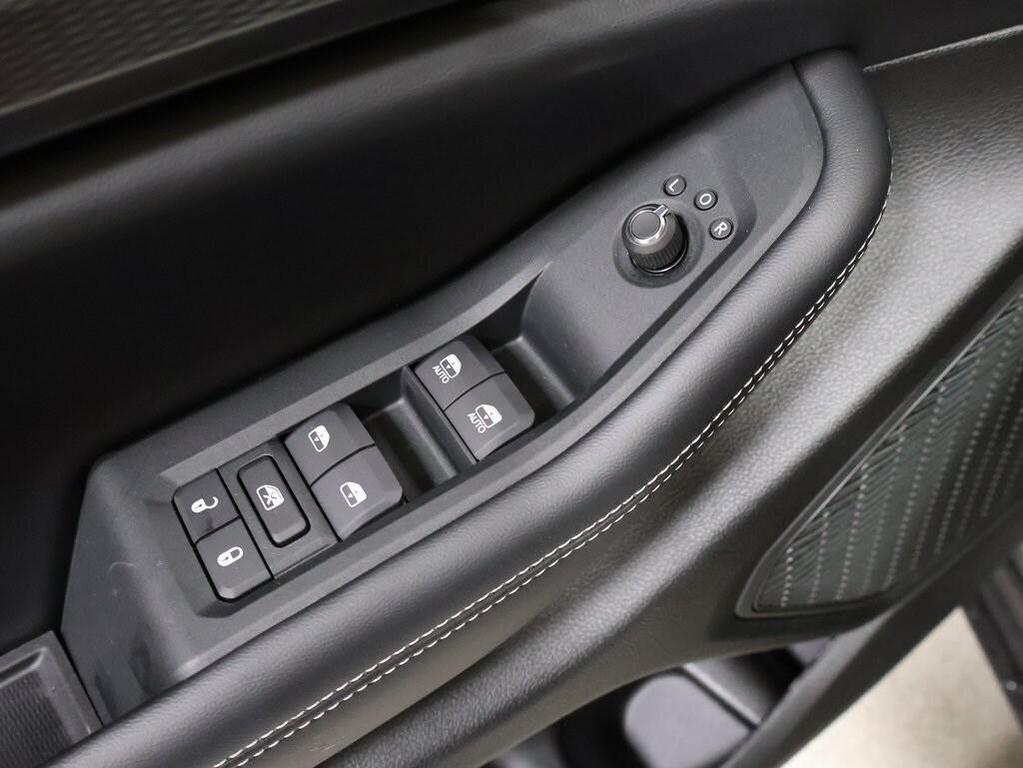 new 2025 Jeep Grand Cherokee car, priced at $38,433