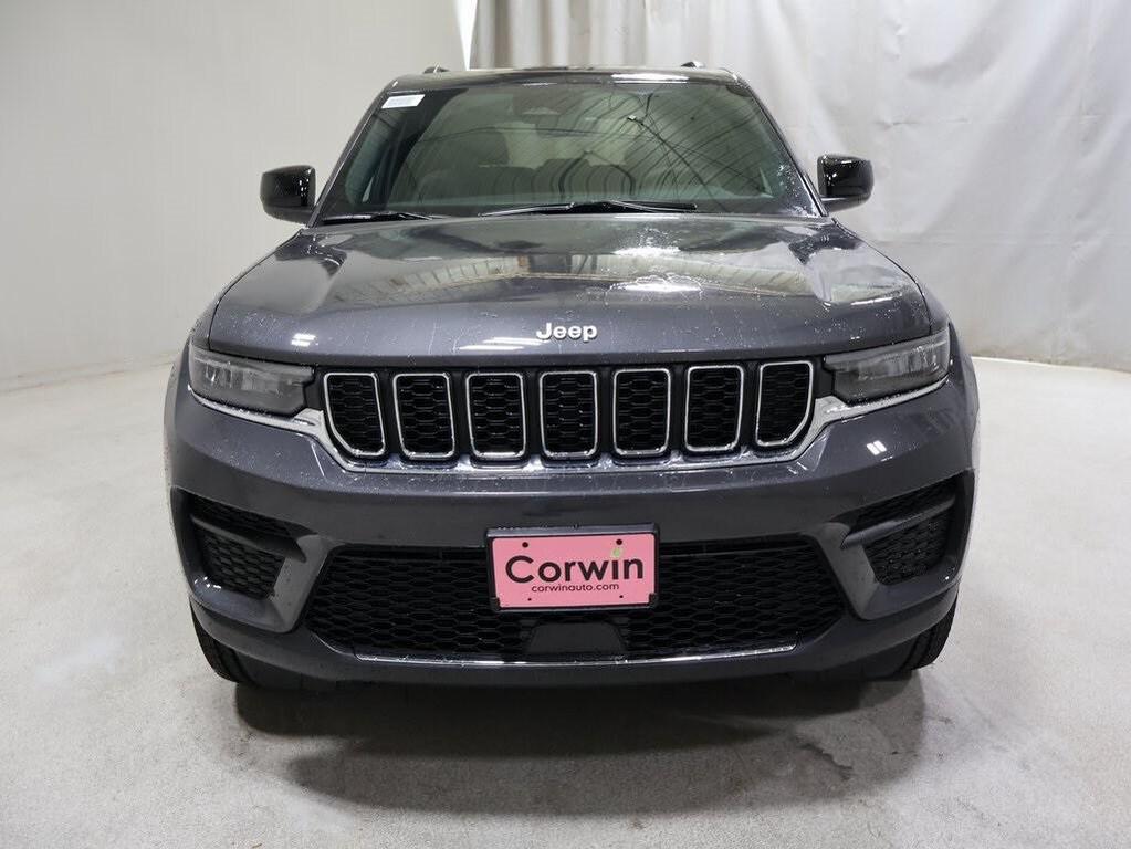 new 2025 Jeep Grand Cherokee car, priced at $38,433