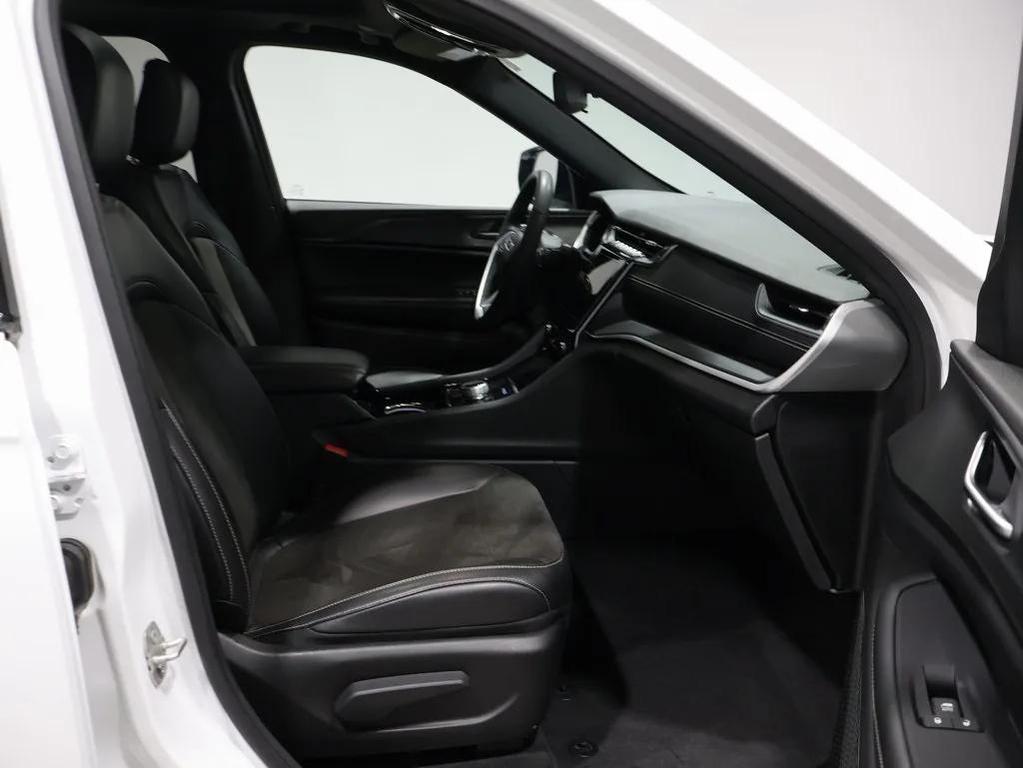 used 2023 Jeep Grand Cherokee car, priced at $33,500