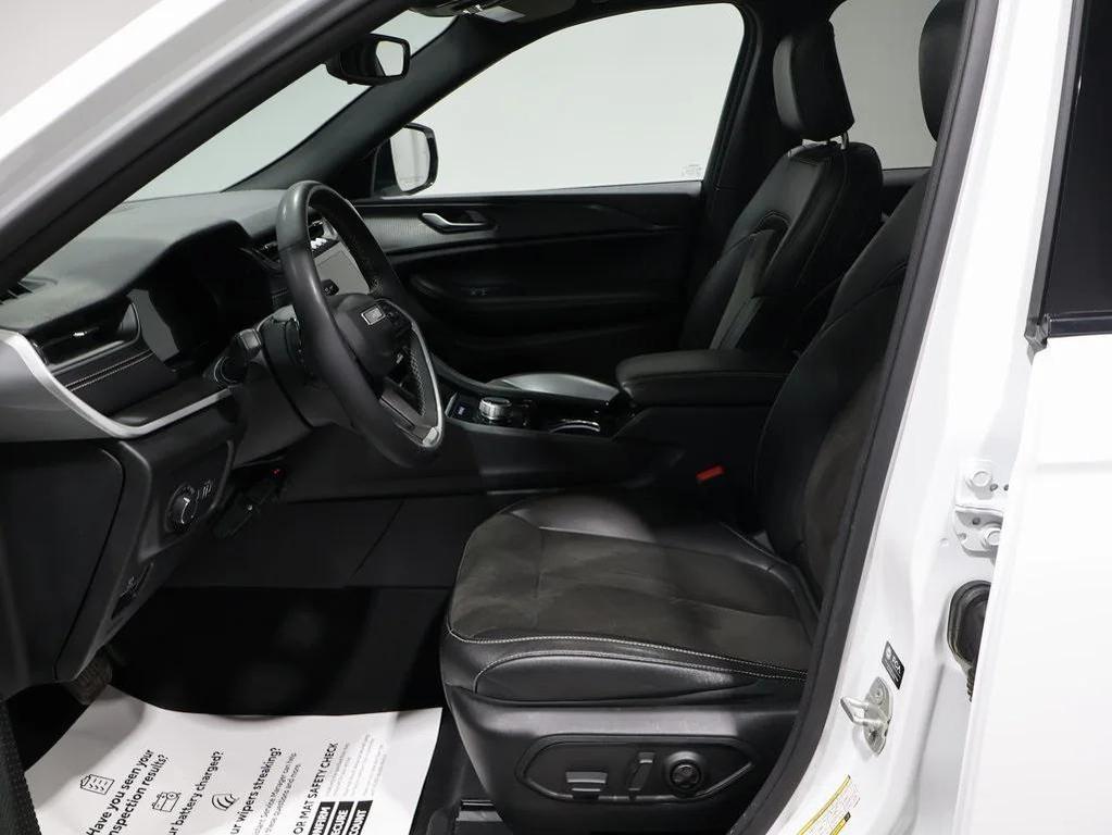 used 2023 Jeep Grand Cherokee car, priced at $33,500