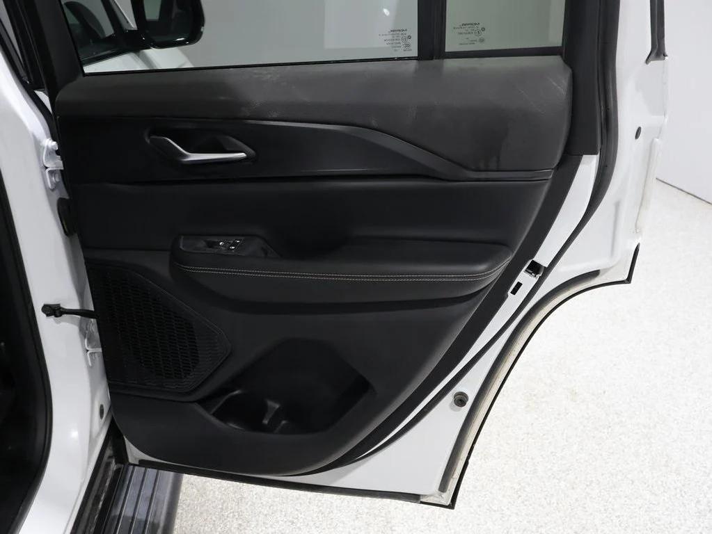 used 2023 Jeep Grand Cherokee car, priced at $33,500