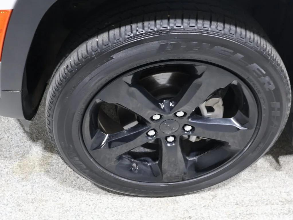 used 2023 Jeep Grand Cherokee car, priced at $33,500