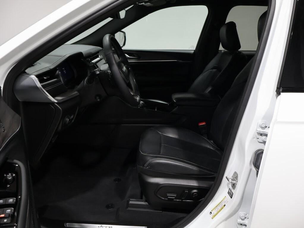 used 2023 Jeep Grand Cherokee car, priced at $38,500