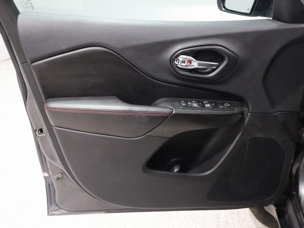 used 2019 Jeep Cherokee car, priced at $18,990