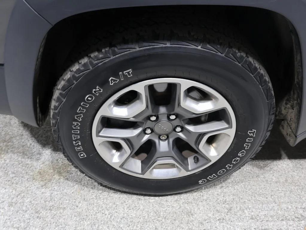 used 2019 Jeep Cherokee car, priced at $18,990