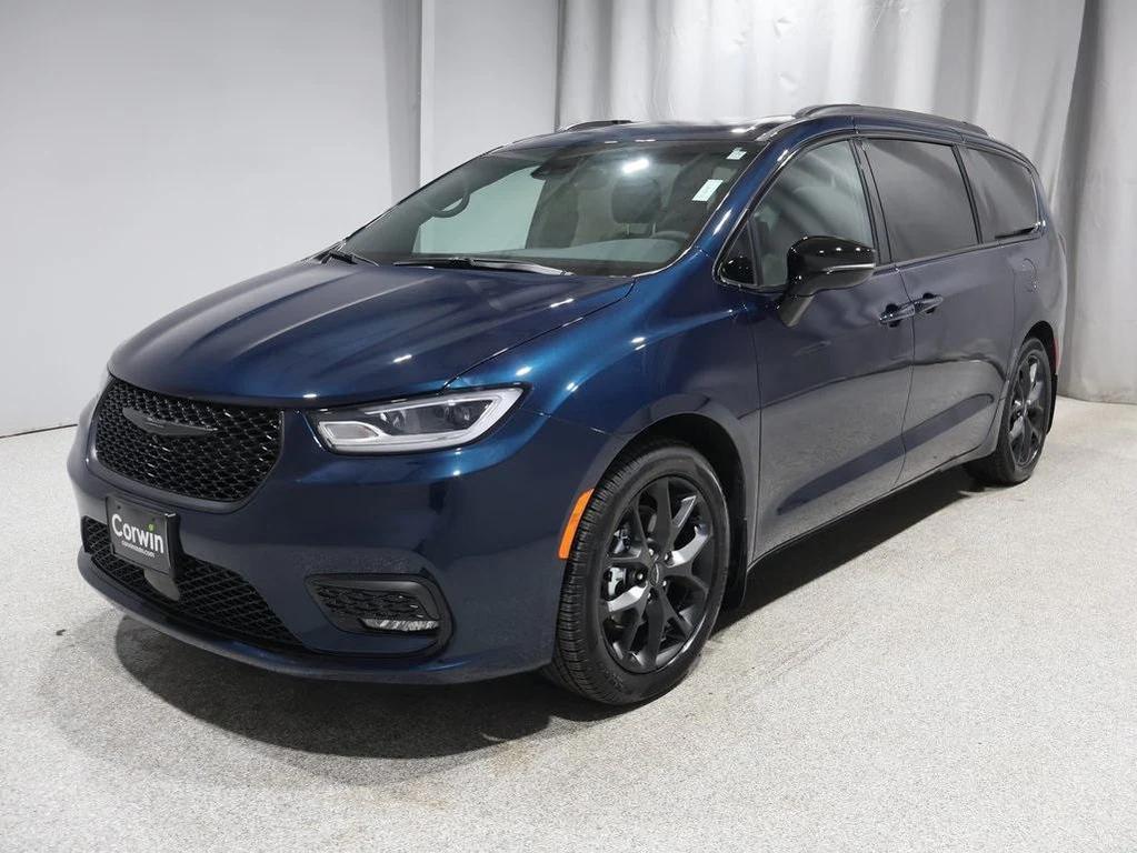 used 2024 Chrysler Pacifica car, priced at $42,500