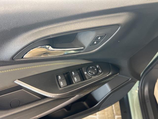 new 2025 Chevrolet Trax car