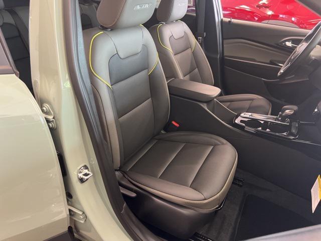 new 2025 Chevrolet Trax car