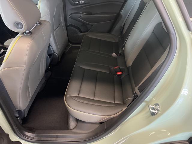 new 2025 Chevrolet Trax car