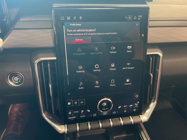 new 2025 GMC Acadia car