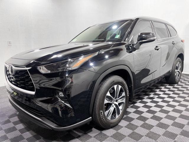 used 2022 Toyota Highlander car, priced at $36,989