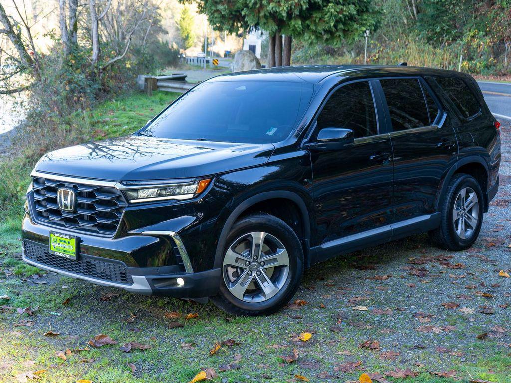 used 2023 Honda Pilot car, priced at $40,997