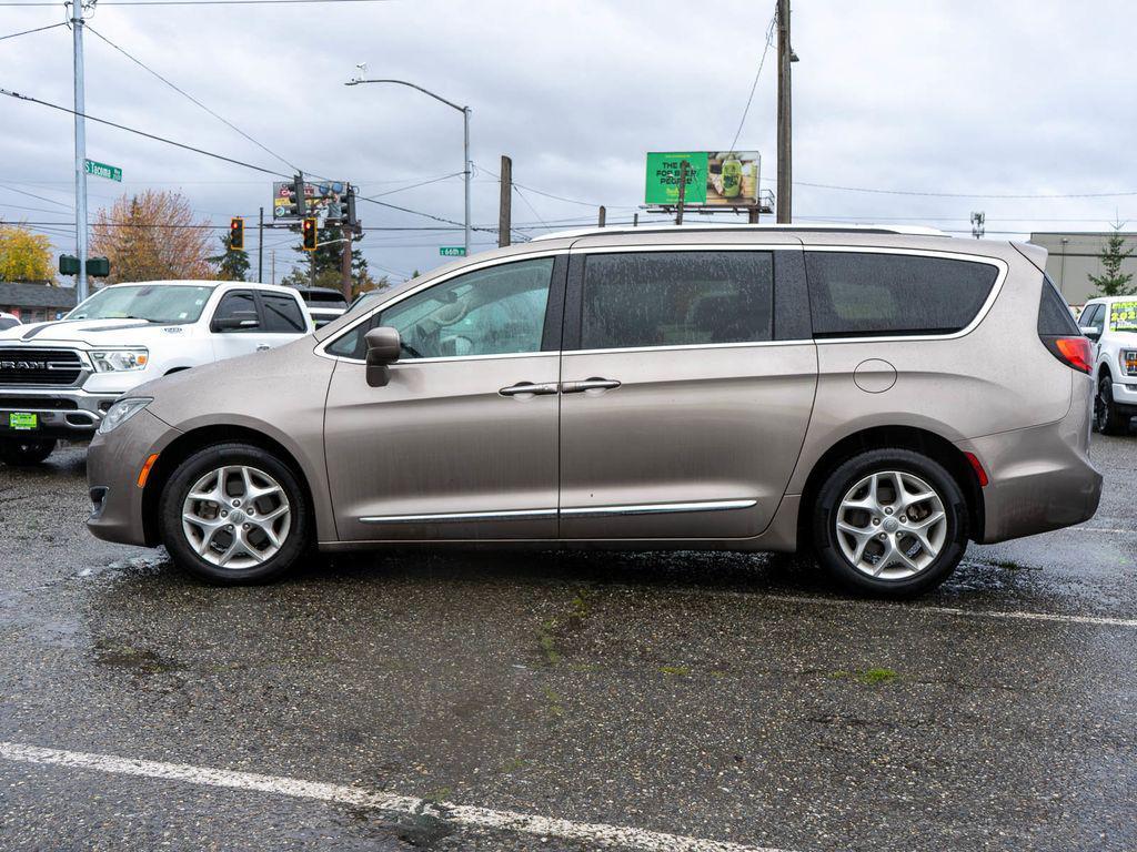 used 2017 Chrysler Pacifica car, priced at $16,489