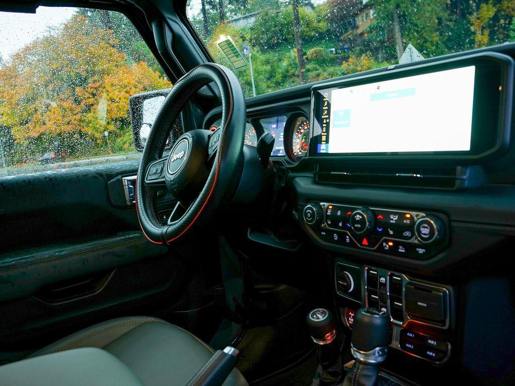 used 2025 Jeep Gladiator car, priced at $49,997