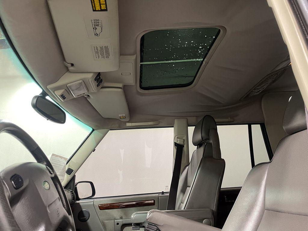 used 1999 Land Rover Discovery car, priced at $10,997