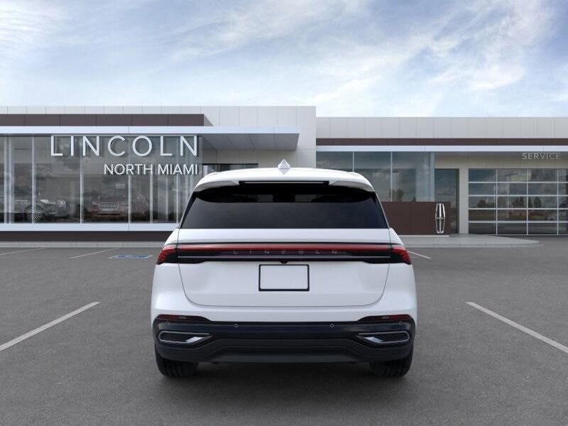 new 2025 Lincoln Nautilus car, priced at $53,437