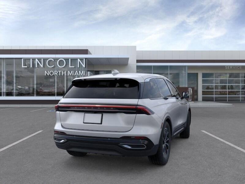 new 2025 Lincoln Nautilus car, priced at $48,574