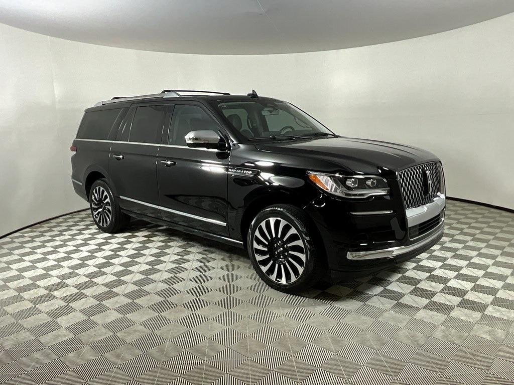 used 2023 Lincoln Navigator L car, priced at $72,489