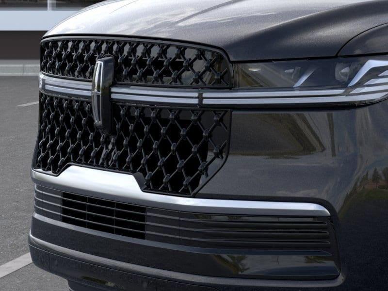 new 2025 Lincoln Navigator car, priced at $102,418