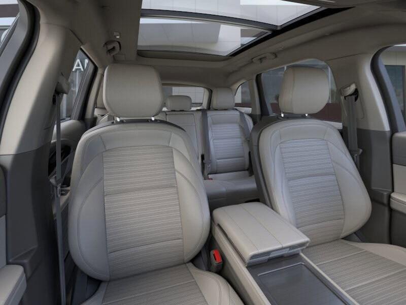 new 2025 Lincoln Nautilus car, priced at $61,429