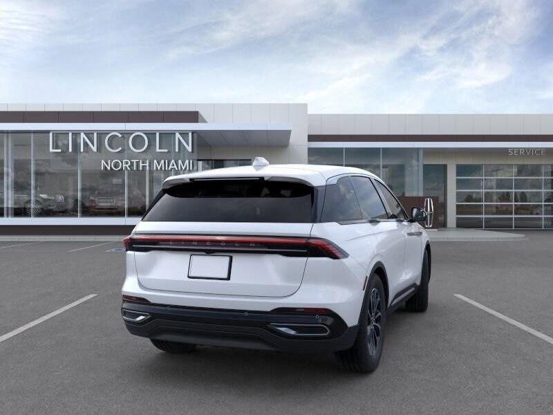 new 2025 Lincoln Nautilus car