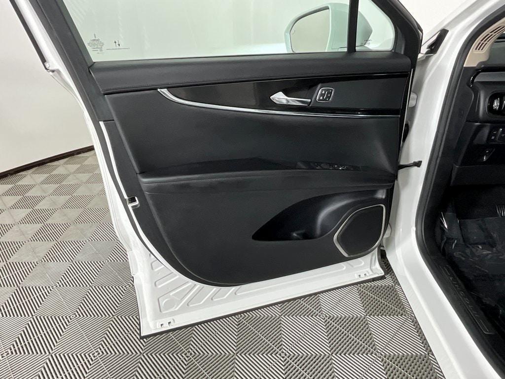 used 2022 Lincoln Nautilus car, priced at $27,991
