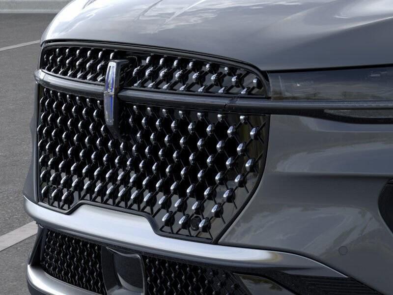 new 2025 Lincoln Nautilus car, priced at $51,094